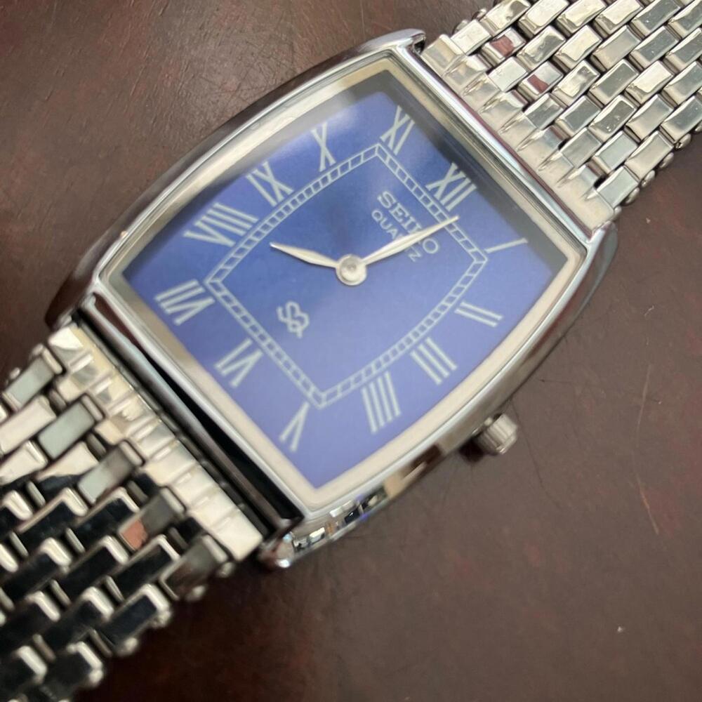 Seiko Blue Dial Silver Bracelet 33mm Stainless Steel Barrel/Tonneau Tank Watch